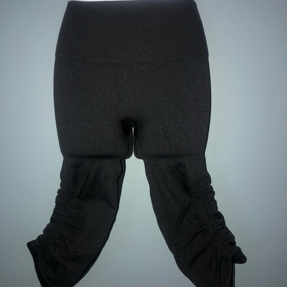 Lululemon scrunched compression - Picture 9 of 11